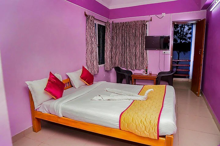 Riverview room preview